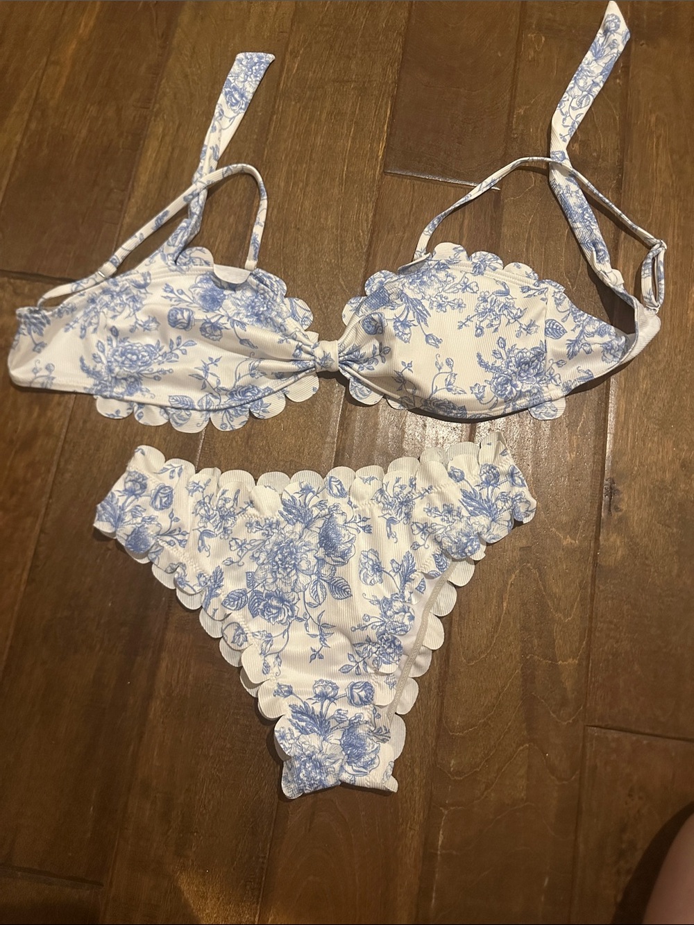 Floral Scallop Edge Bikini Set in Blue and White